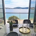 P1 Beachfront One Bedroom Apartment *