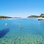 P1 Beachfront One Bedroom *