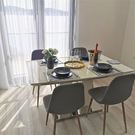 Apartment P1 Beachfront One Bedroom *