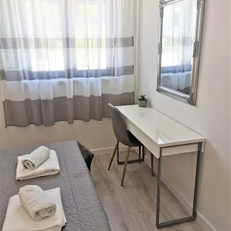P1 Beachfront One Bedroom Apartment *