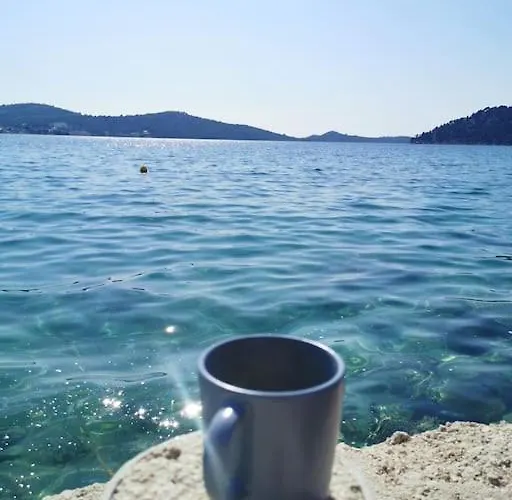 P1 Beachfront One Bedroom Рогозница