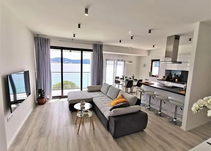 Апартаменты P1 Beachfront One Bedroom